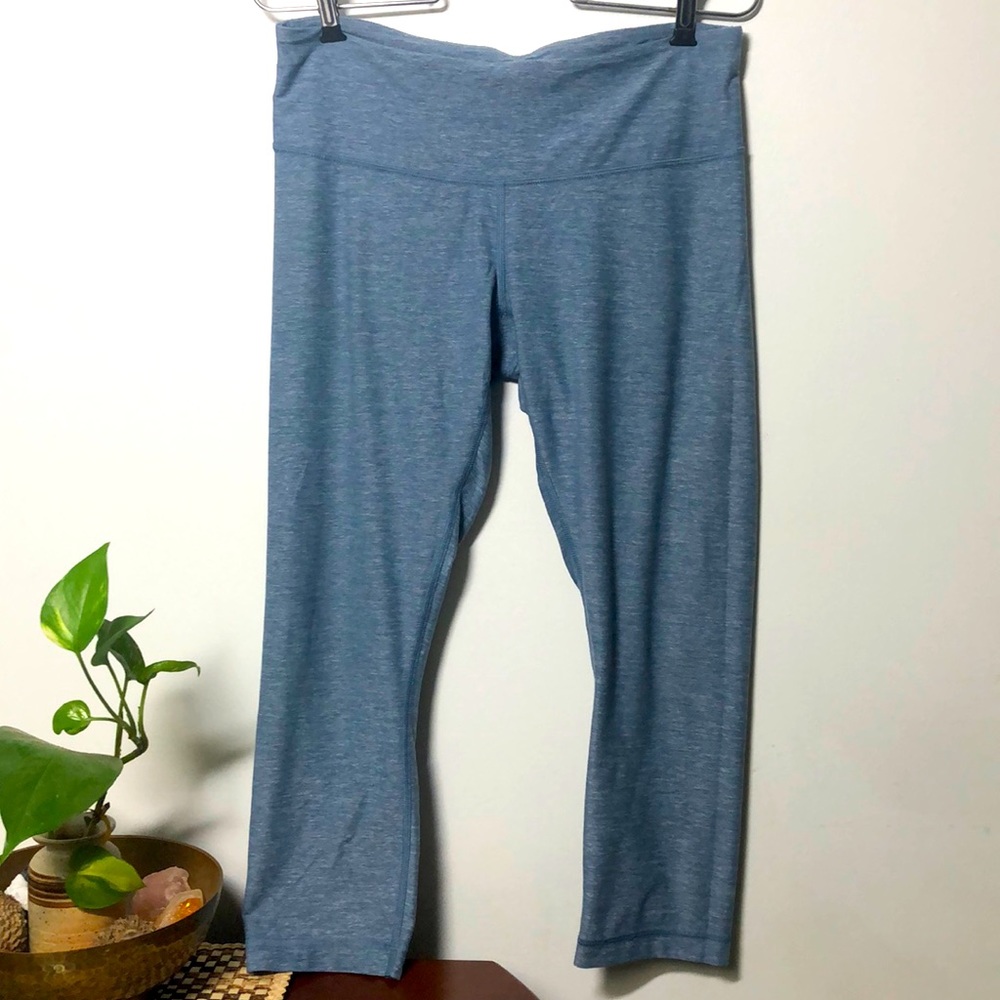 Lululemon size 8 SUPER SOFT leggings mid calf